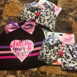 JoJo Siwa bows and winter hat